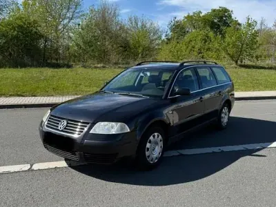 Używany VW Passat Comfortline 101 KM (74 kW) 2002 Czarny Kombi