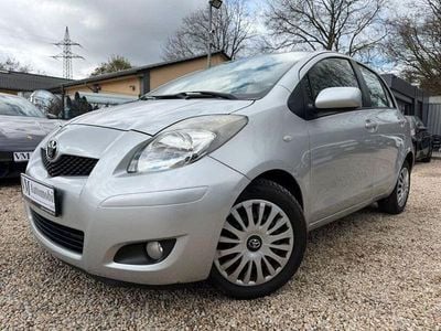 Gebraucht Toyota Yaris Life 101 PS (74 kW) 2010 Silber Kleinwagen