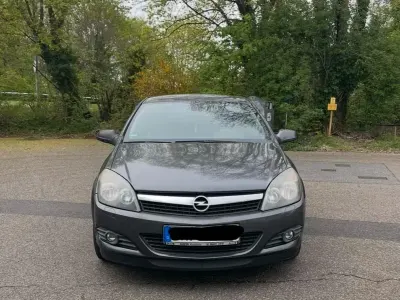 Brugt Opel Astra GTC 90 HK (66 kW) 2009 Grå Coupe