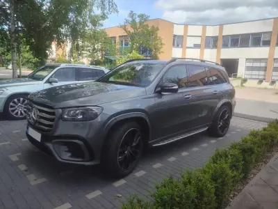 Gebraucht Mercedes GLS450 367 PS (269 kW) 2024 Grau SUV
