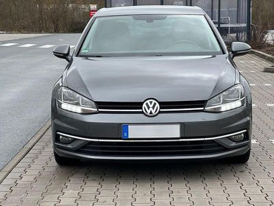Gebraucht VW Golf VII Comfortline 150 PS (110 kW) 2017 Grau Limousine