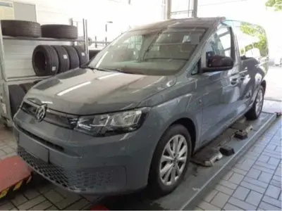Używany VW Caddy Maxi 114 KM (83 kW) 2023 Szary Minivan