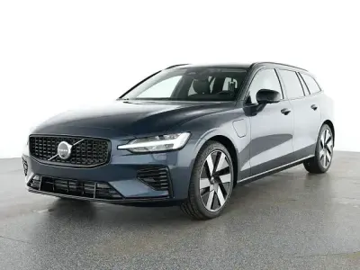 Używany Volvo V60 Plus 310 KM (228 kW) 2025 Niebieski Kombi