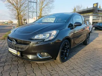 Usado Opel Corsa Color Edition 101 HP (74 kW) 2015 Cinzento Citadino