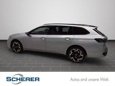 Second-hand VW Passat R-line 177 CP (130 kW) 2025 Argintiu Break