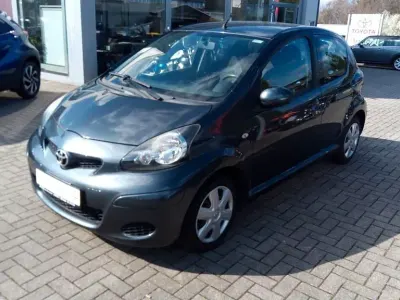 Brugt Toyota Aygo Cool 68 HK (50 kW) 2010 Grå Hatchback