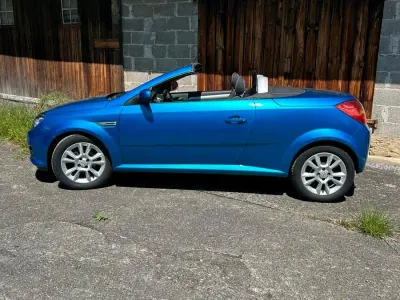 Używany Opel Tigra 90 KM (66 kW) 2005 Niebieski Kabriolet