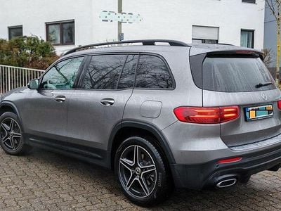 Grau Gebraucht 2024 Mercedes GLB200 AMG line SUV | 41.600 € (Fairer Preis)