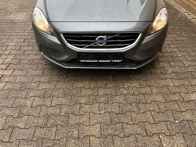 Second-hand Volvo V40 88 CP (64 kW) 2014 Gri Berlinǎ