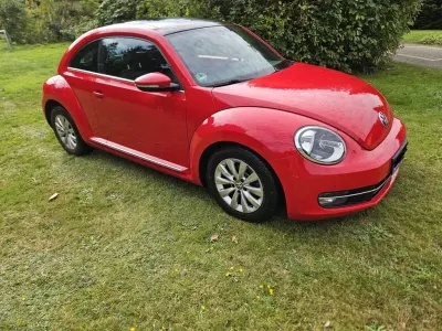 Gebraucht VW Beetle Design 105 PS (77 kW) 2012 Rot Kleinwagen