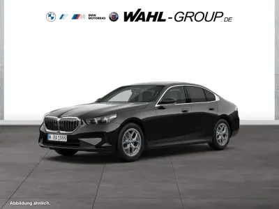 Neu BMW 520 Sport Line 197 PS (144 kW) 2026 Black sapphire Limousine