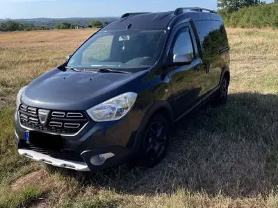 Gebraucht Dacia Dokker Stepway 116 PS (85 kW) 2017 Schwarz Van / Kleinbus