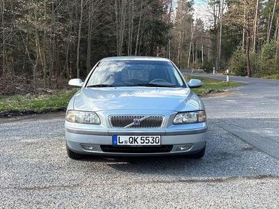 Second-hand Volvo V70 163 CP (119 kW) 2002 Argintiu Break