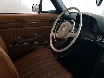 Gebraucht Mercedes W114 130 PS (95 kW) 1969 Weiß Coupé