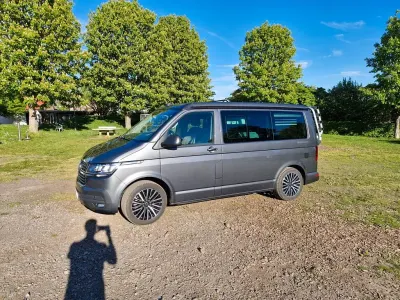 Gebraucht VW California Beach 199 PS (146 kW) 2021 Grau Van
