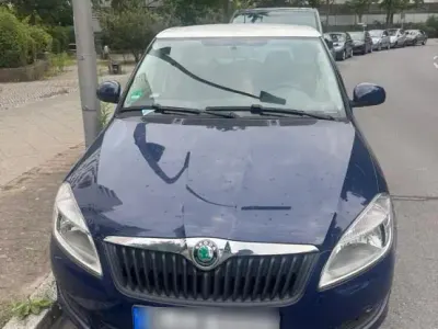 Gebraucht Skoda Fabia 60 PS (44 kW) 2011 Blau Kleinwagen