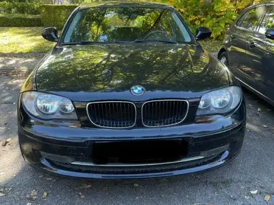 Gebraucht BMW 116 122 PS (89 kW) 2011 Schwarz Kleinwagen