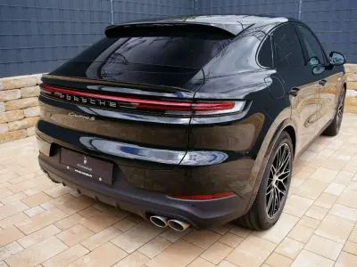 Gebraucht Porsche Cayenne 519 PS (381 kW) 2025 Chromitschwarzmetallic SUV