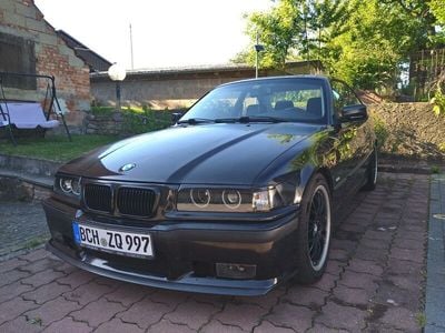 BMW 323
