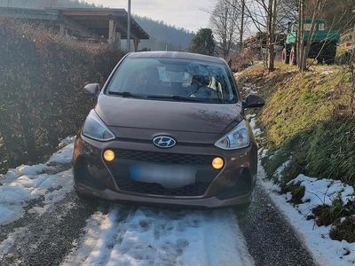 Braun Gebraucht 2019 Hyundai i10 Trend Kleinwagen | 9.550 € (Fairer Preis)