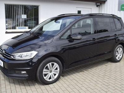 Schwarz Gebraucht 2024 VW Touran S Van / Kleinbus | 28.990 € (Superpreis)