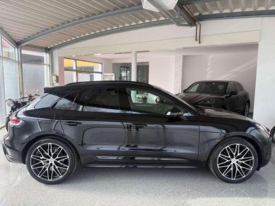 Gebraucht Porsche Macan 265 PS (194 kW) 2022 Tiefschwarz SUV