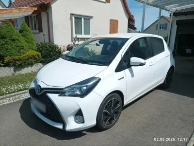 Używany Toyota Yaris Hybrid 100 KM (73 kW) 2016 Biały Hatchback