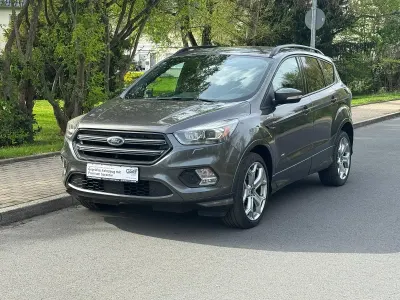 Gebraucht Ford Kuga ST-Line 150 PS (110 kW) 2016 Magneticgrau (metallic) SUV