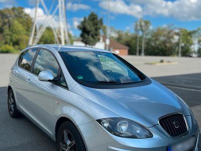 Second-hand Seat Altea 105 CP (77 kW) 2011 Argintiu Berlinǎ