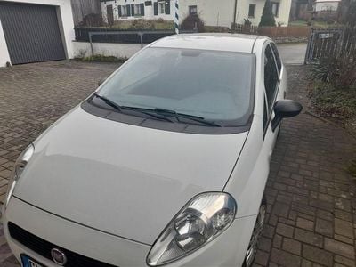 Second-hand Fiat Punto Pop 69 CP (50 kW) 2012 Alb Hatchback