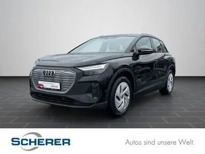 Gebraucht Audi Q4 e-tron Basis 125 kW (170 PS) 2022 Mythosschwarz metallic (metallic) SUV