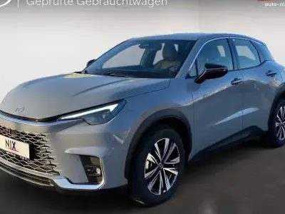 Gebraucht Lexus LBX 136 PS (100 kW) 2026 Sonic white SUV