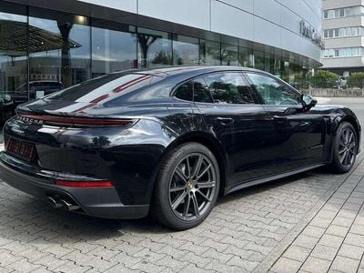 Porsche Panamera 4