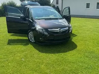 Gebraucht Opel Zafira Tourer Edition 170 PS (125 kW) 2015 Braun Van / Kleinbus