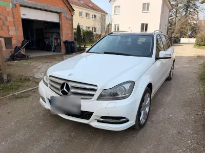 Gebraucht Mercedes C250 204 PS (150 kW) 2012 Weiß Limousine