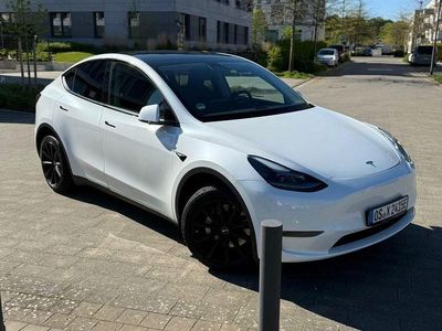Second-hand Tesla Model Y Long Range AWD 378 kW (514 CP) 2022 Alb SUV