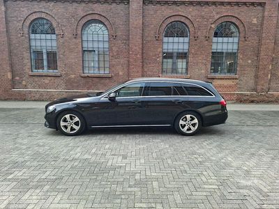 Gebraucht Mercedes E220 Avantgarde 194 PS (142 kW) 2016 Schwarz Kombi
