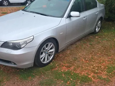 Gebraucht BMW 523 170 PS (125 kW) 2006 Silber Limousine