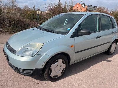Gebraucht Ford Fiesta Futura 60 PS (44 kW) 2004 Grau Kleinwagen