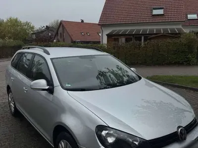 Gebraucht VW Golf VI Style 105 PS (77 kW) 2011 Silber Kleinwagen