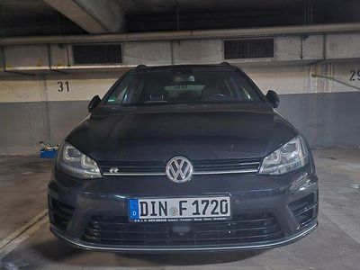 Schwarz Gebraucht 2016 VW Golf VII R Kombi | 22.300 € (Fairer Preis)
