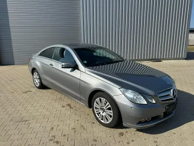 Gebraucht Mercedes E250 204 PS (150 kW) 2010 Silber Coupé