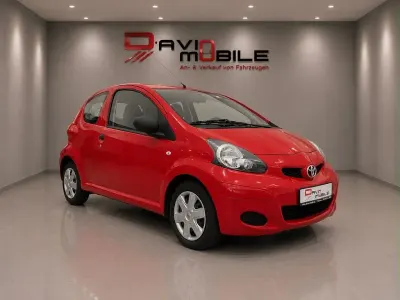 Gebraucht Toyota Aygo Basis 68 PS (50 kW) 2009 Rot Kleinwagen