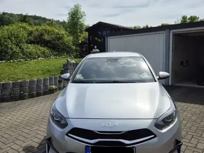Gebraucht Kia Ceed 160 PS (117 kW) 2022 Silber Kleinwagen