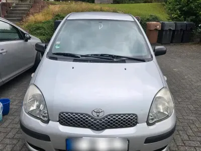 Gebraucht Toyota Yaris 87 PS (63 kW) 2004 Silber Kleinwagen