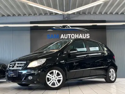 Gebraucht Mercedes B180 116 PS (85 kW) 2011 Kosmosschwarz  metalliclack Van / Kleinbus