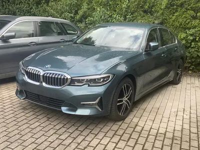 BMW 330e