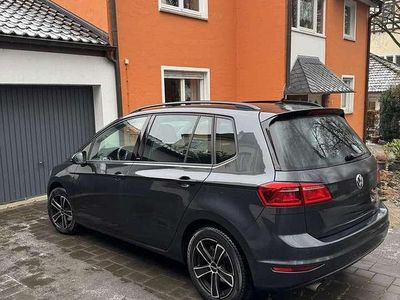 Second-hand VW Golf VII Trendline 116 CP (85 kW) 2016 Gri Break