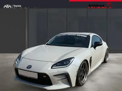 Gebraucht Toyota GR86 Basis 234 PS (172 kW) 2023 Crystal white pearl Coupé