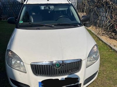 Gebraucht Skoda Roomster 69 PS (50 kW) 2010 Weiß Van / Kleinbus